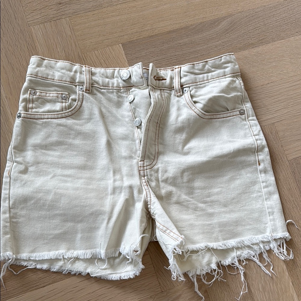 Zara Ivory Denim Shorts Size USA 6